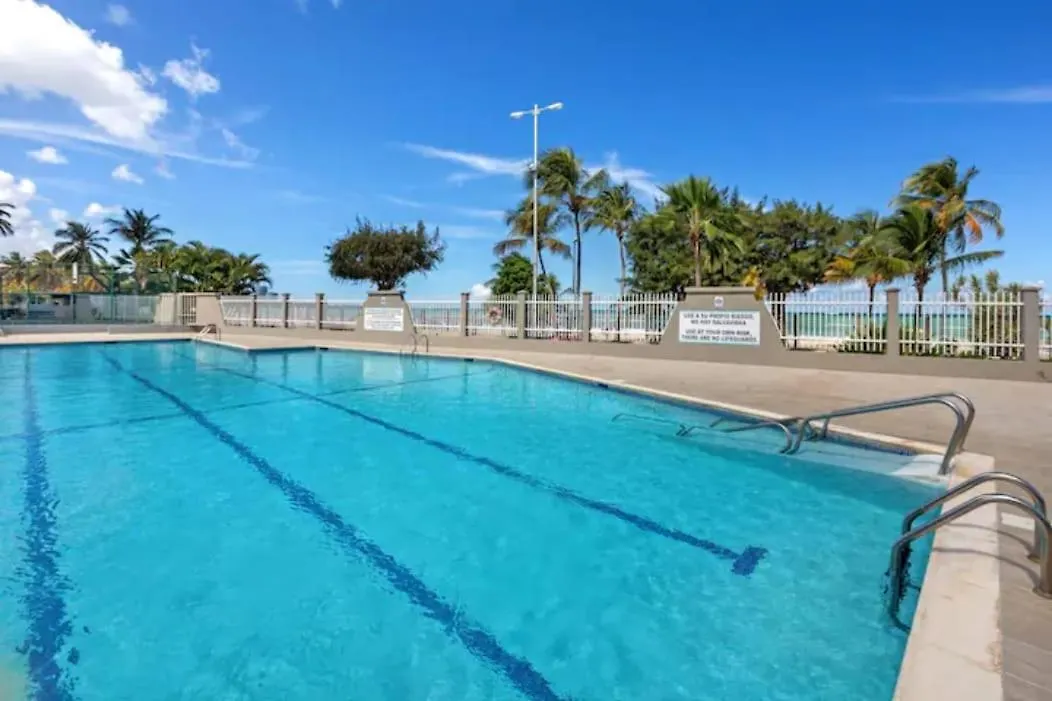 Beachfront Retreat-Panoramic Sunrise Views-1 Parking Spot San Juan Apartamento