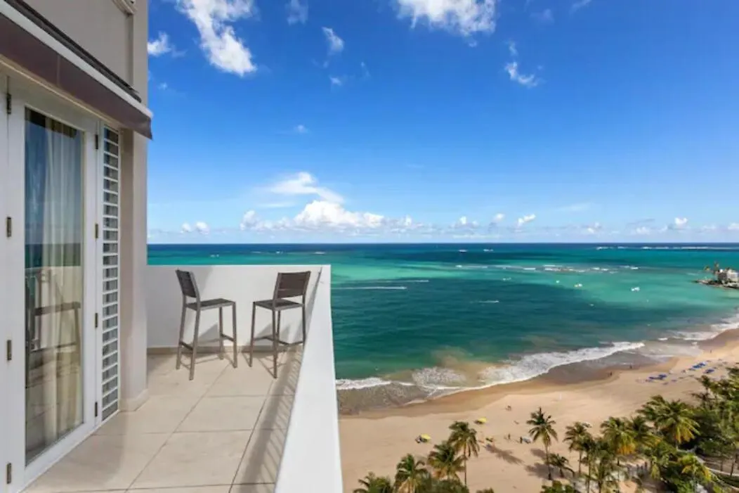 Beachfront Retreat-Panoramic Sunrise Views-1 Parking Spot San Juan