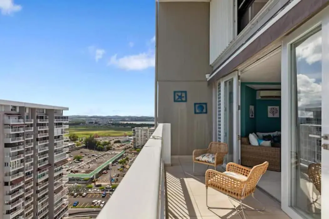 Beachfront Retreat-Panoramic Sunrise Views-1 Parking Spot San Juan