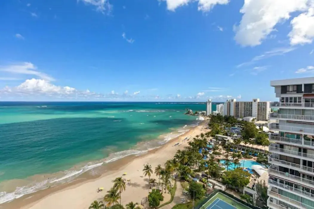 Beachfront Retreat-Panoramic Sunrise Views-1 Parking Spot San Juan Apartamento