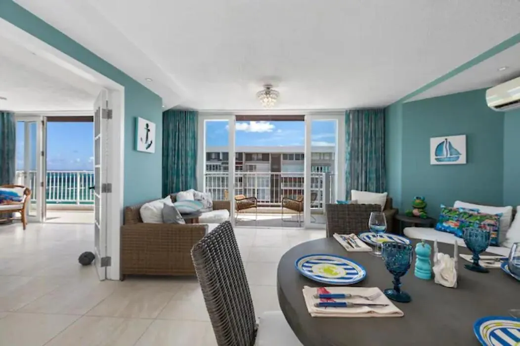 アパート Beachfront Retreat-Panoramic Sunrise Views-1 Parking Spot サンジョアン プエルトリコ